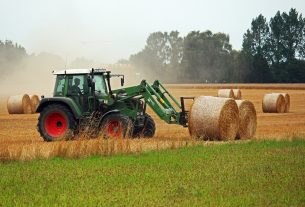 Jakie maszyny rolnicze przydadzą się w gospodarstwie?